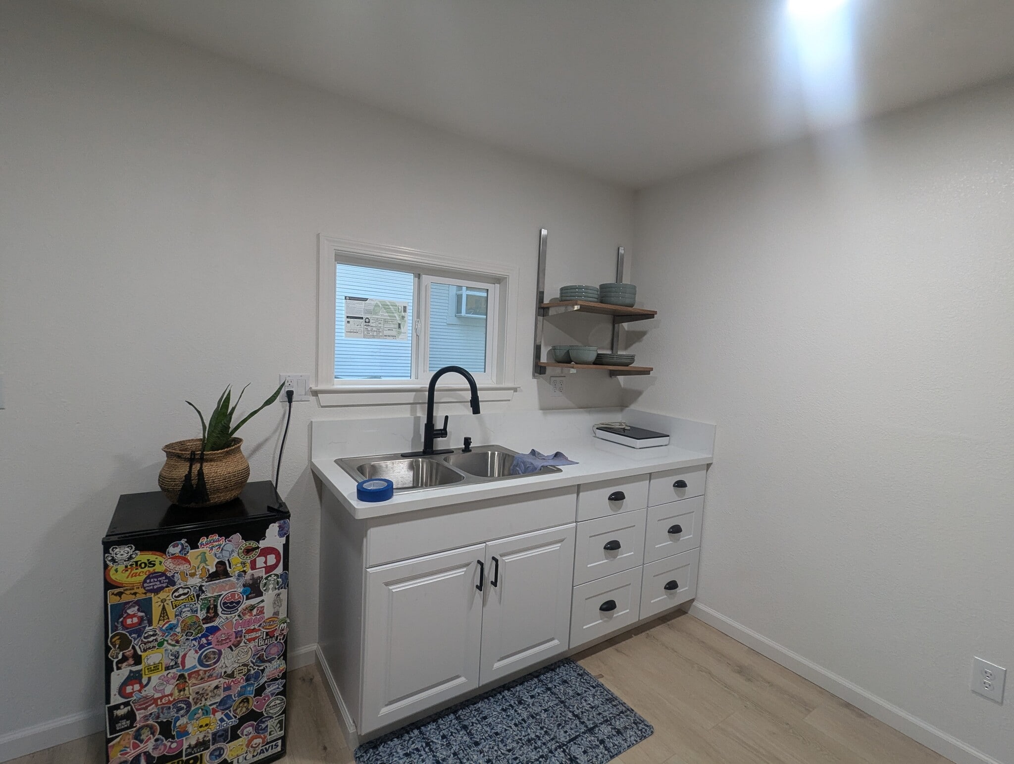 Kitchenette - 1140 Arcade Blvd