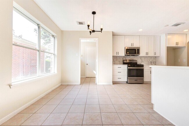 Building Photo - 5318 Cilantro Ln