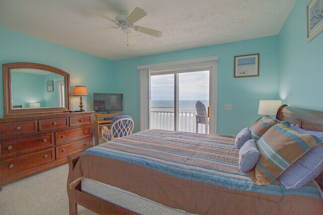 Building Photo - OCEANFRONT OFF-SEASON MONTH RENTAL READY FOR YOUR FALL ESCAPE