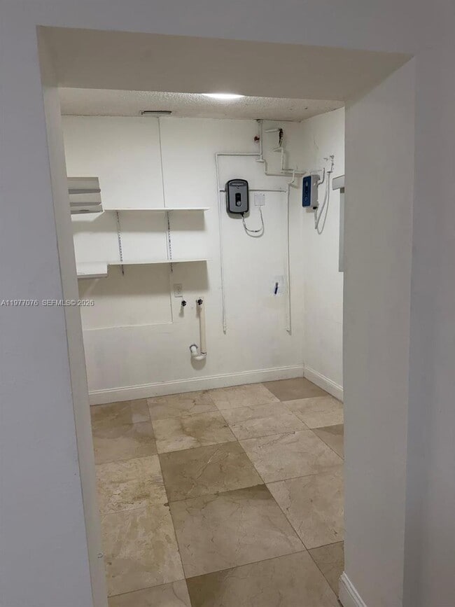 Building Photo - 1585 W 53rd St