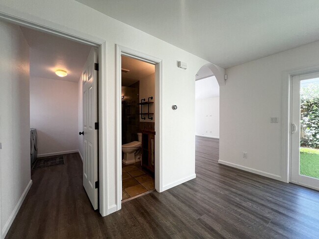Building Photo - Beautifully Updated 3-Bedroom Home + Bonus Room with Private Backyard Retreat