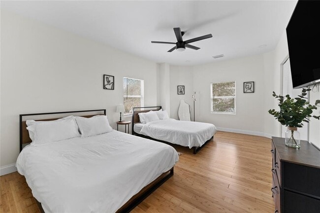 Building Photo - 680 25th Ave S