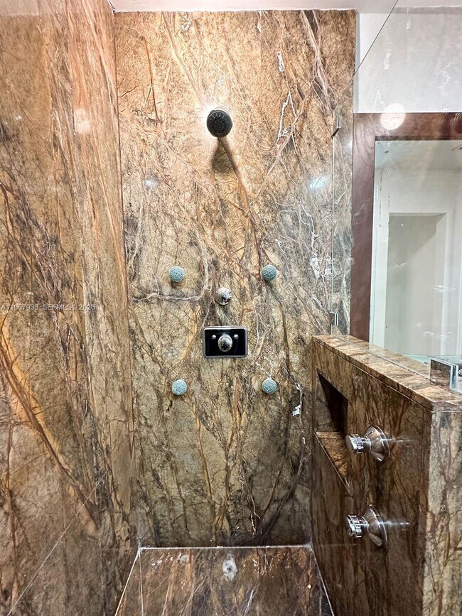 Building Photo - 1255 Jackson St