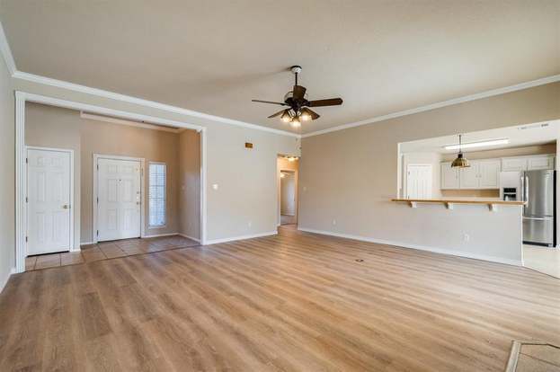 Building Photo - 706 Lakeview Dr