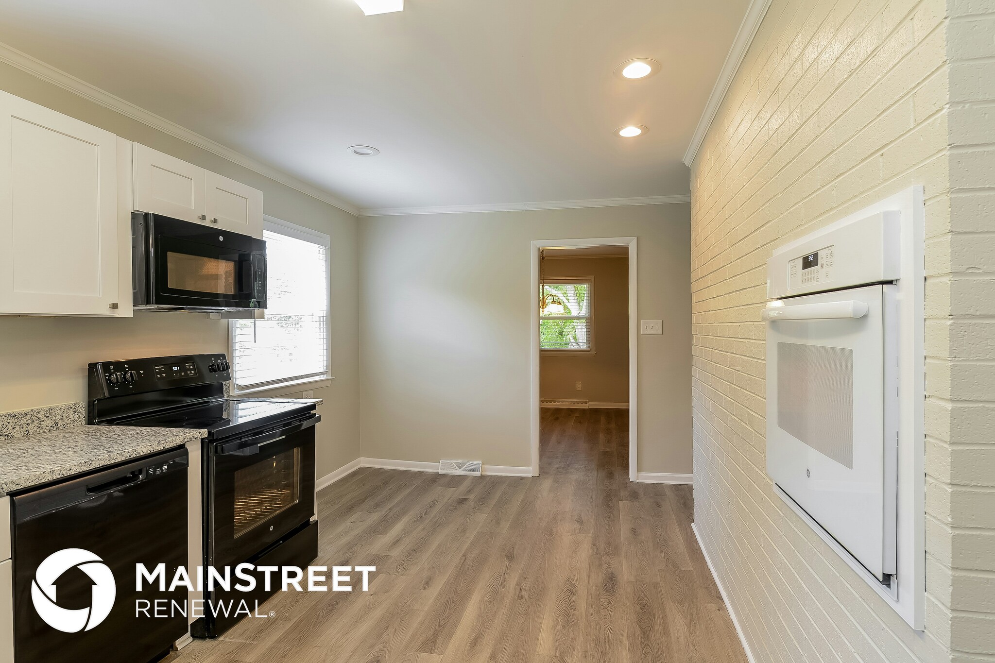 Building Photo - 2940 Wesleyan Ln