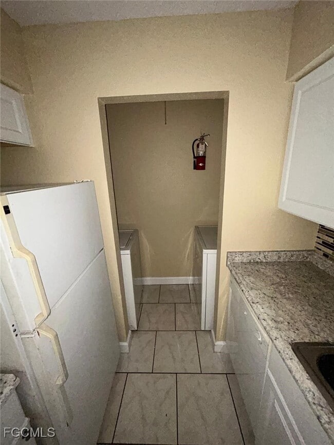 Building Photo - 2845 Winkler Ave