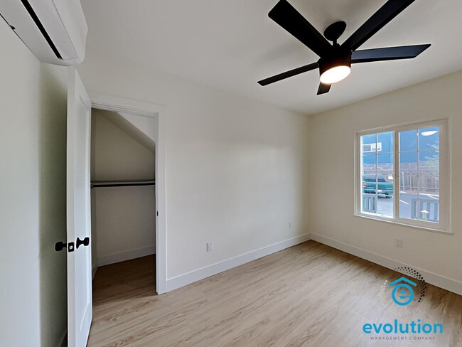 Building Photo - 3831-3835 Third Avenue - 3835 Third Ave Apt 1