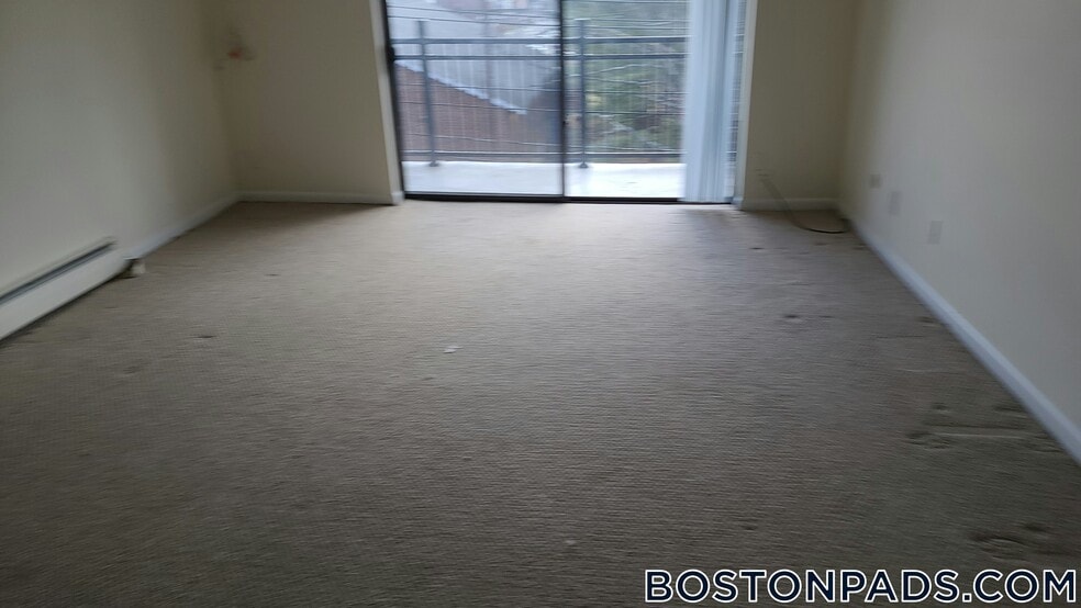 Building Photo - 24 Whites Ave