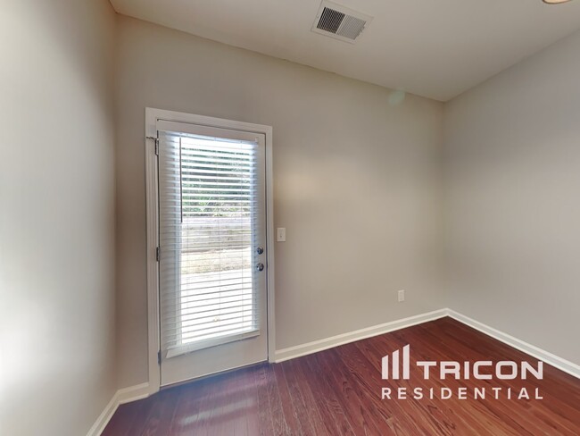 Building Photo - 127 Bethany Manor Dr
