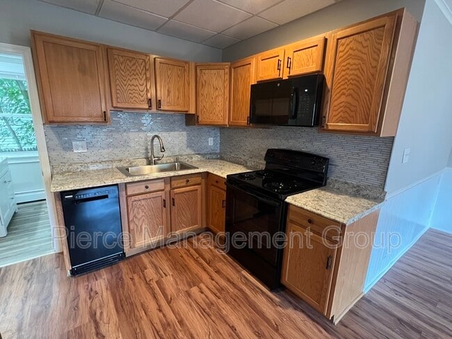 Building Photo - 68 Kenney St