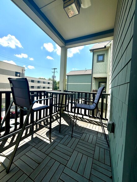 Building Photo - 1455 Mews Ct