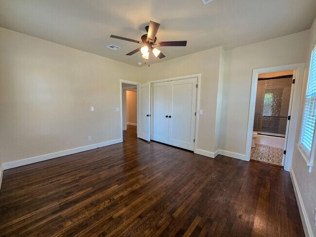 Building Photo - Cute 3 Bedroom Brick home in Shawnee