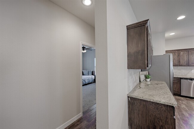 Building Photo - 1122 Detroit St