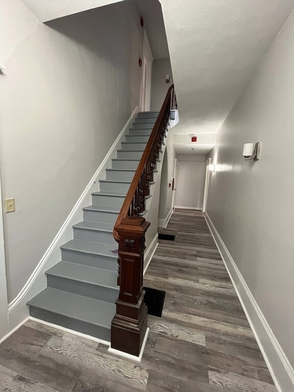 Building Photo - 423 King St