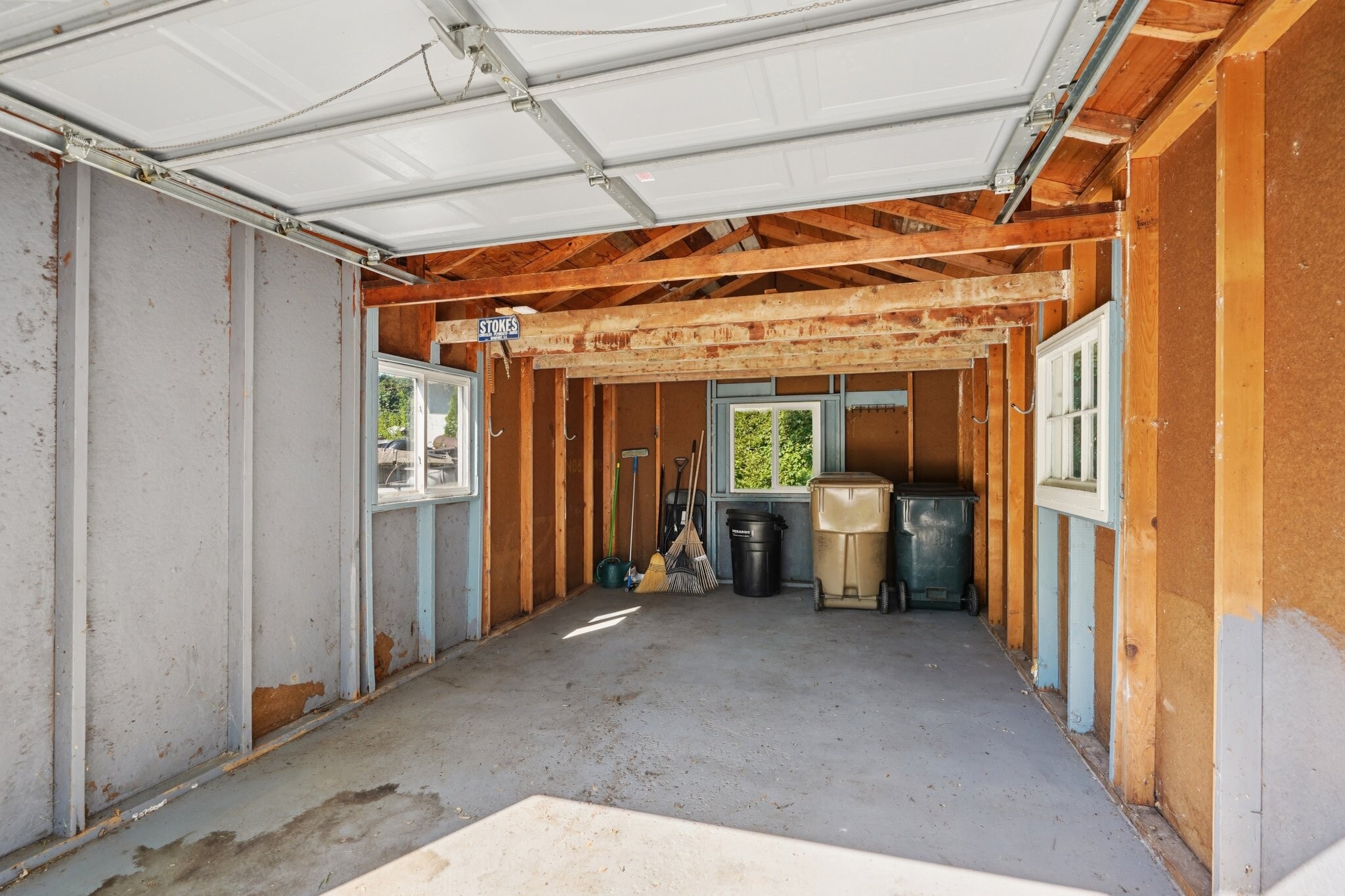 Building Photo - 1118 Lorraine Dr
