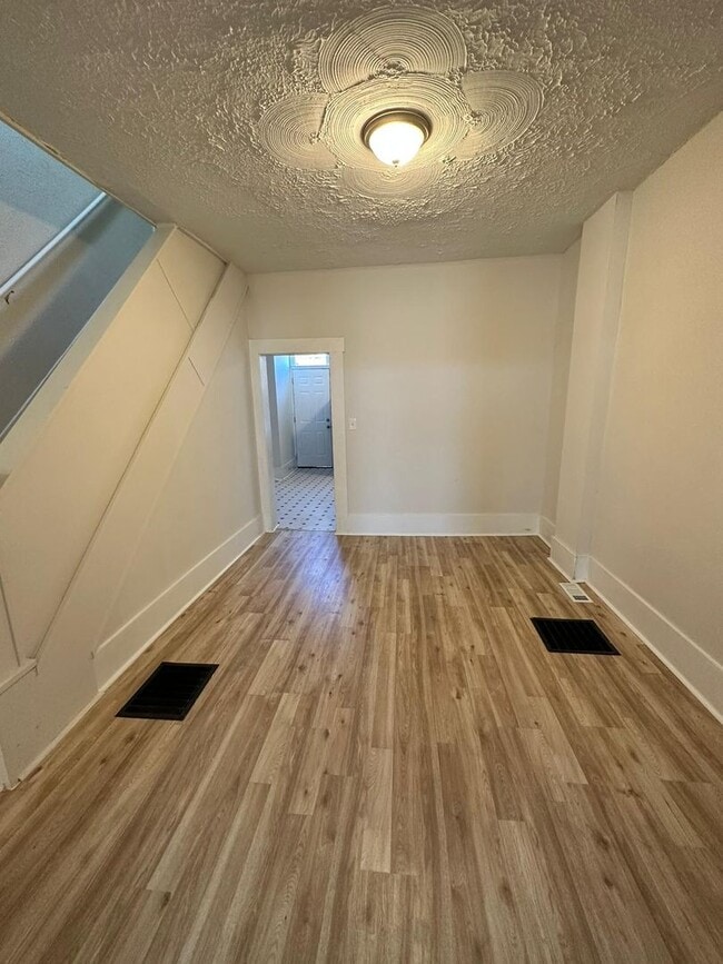 Building Photo - 4642 Pimlico Rd