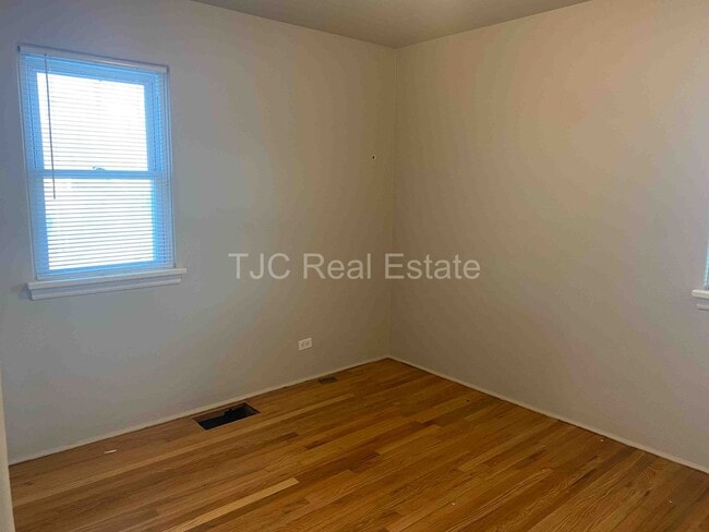 Building Photo - Central Park Home For Rent