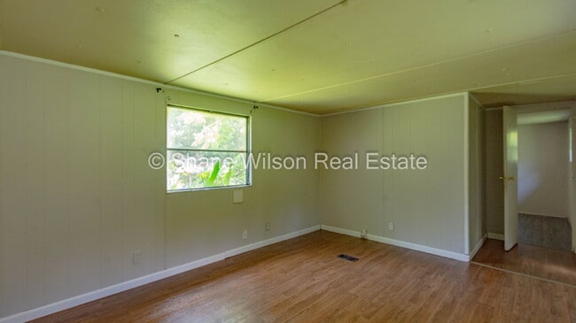 Building Photo - Charming 3-Bedroom Home on Wilkes Avenue w...