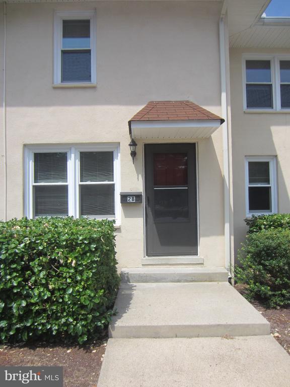 Building Photo - 809 Logan St