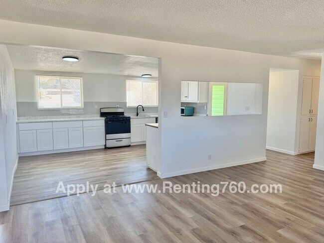 Building Photo - Updated 3 Bed 2 Bath Home Near Downtown Jo...