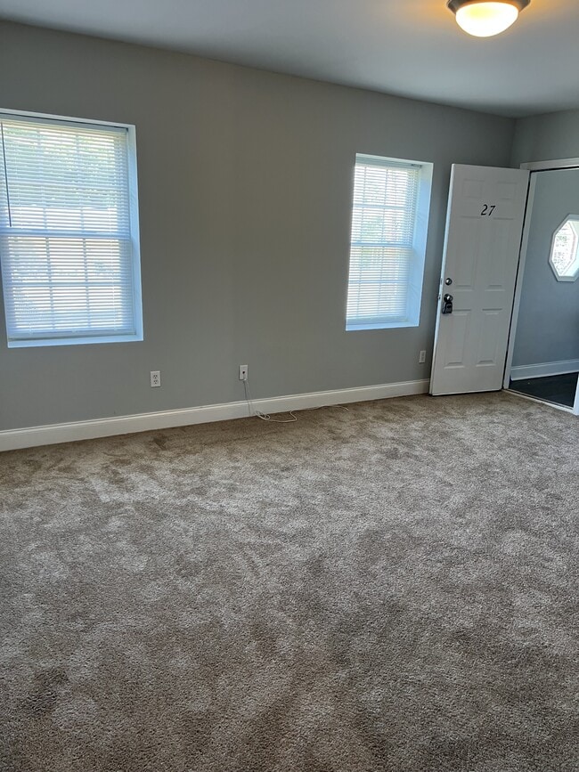 Building Photo - 2367 Cascade Rd