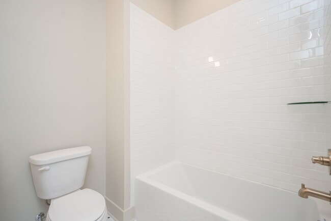 Building Photo - 3BR/3BA For Rent