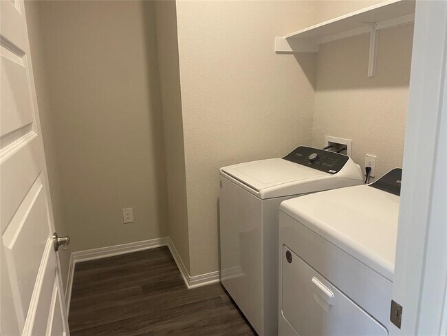 Building Photo - 124 Stellar Wind Dr