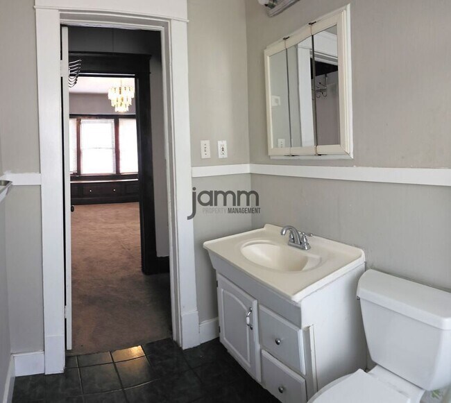 Building Photo - 11301 Florian Ave