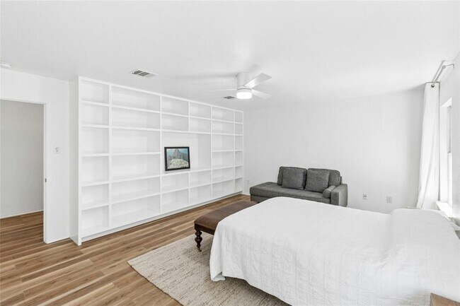 Building Photo - 11208 Midbury Ct