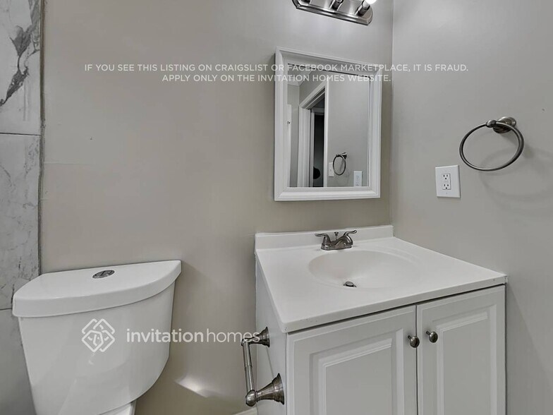 Building Photo - 1052 Autumn Crest Dr