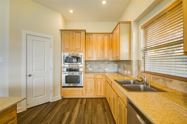 Building Photo - 18907 Manor Spring Ct