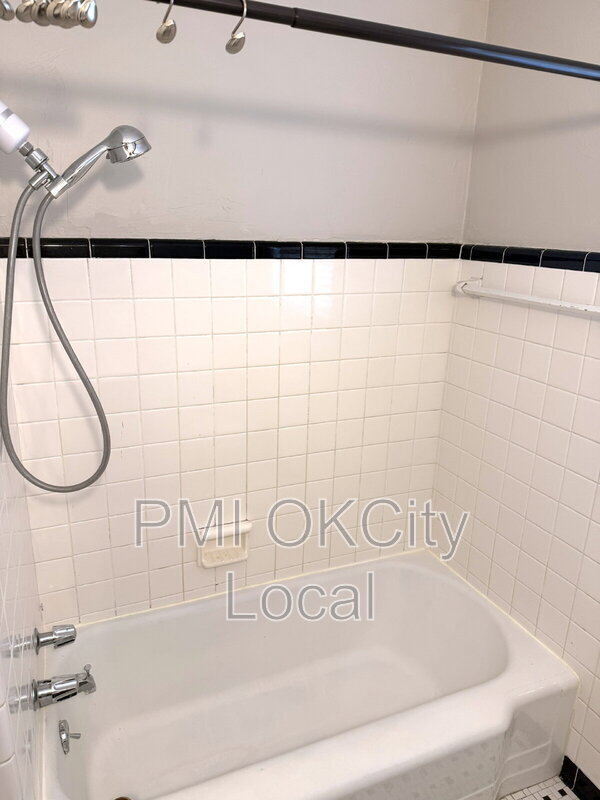 Building Photo - 3025 NW 67th St