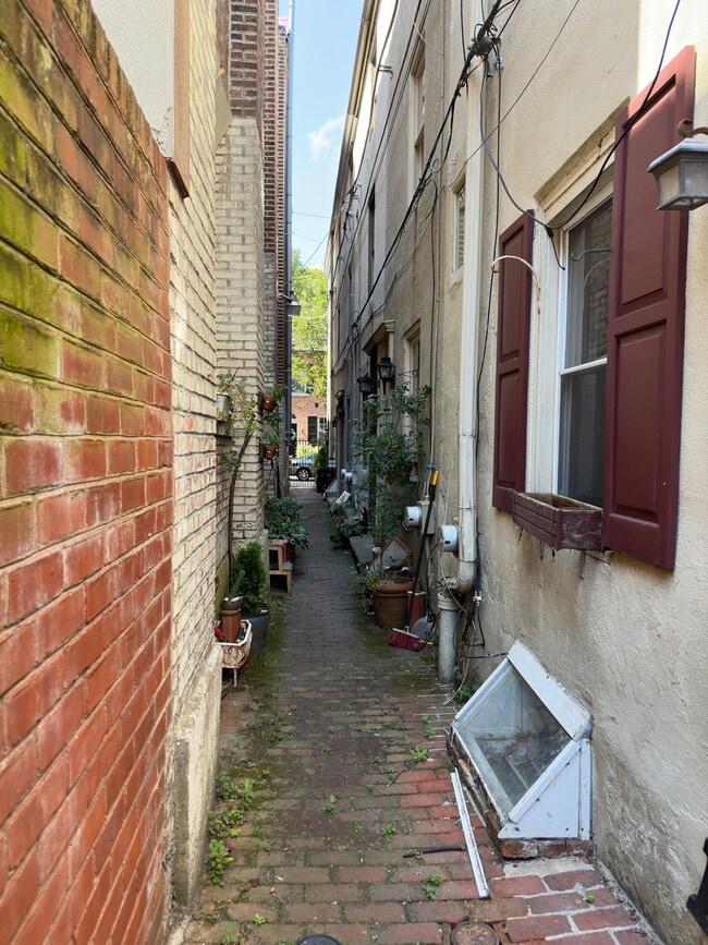 Building Photo - 623 American#F