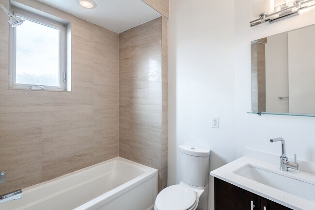 Building Photo - Northern Liberties Townhome with attached Garage