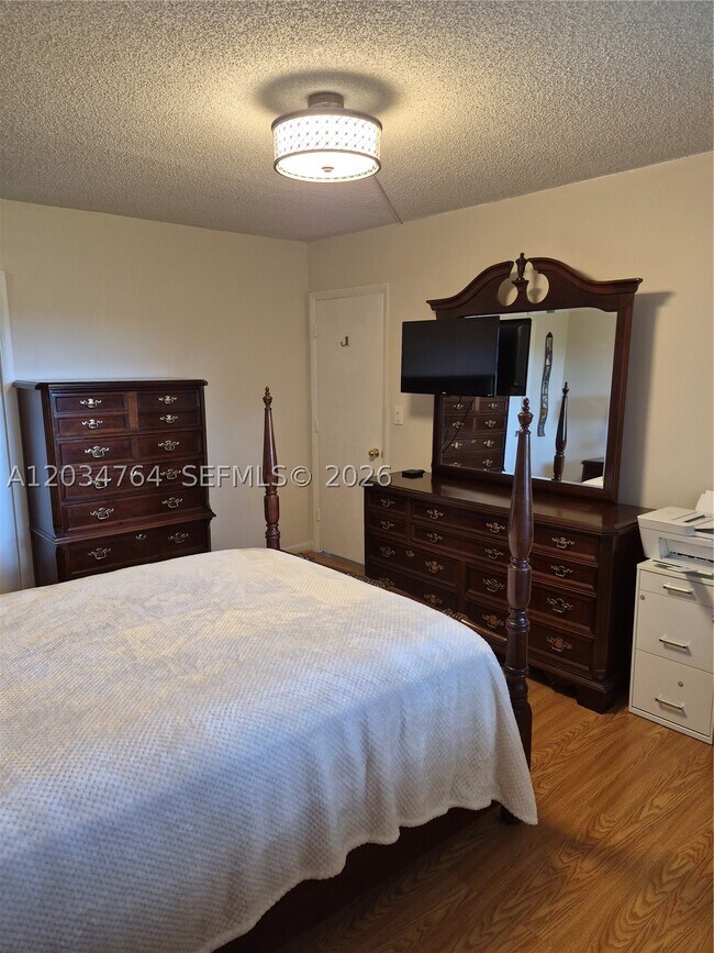 Building Photo - 7797 Golf Cir Dr