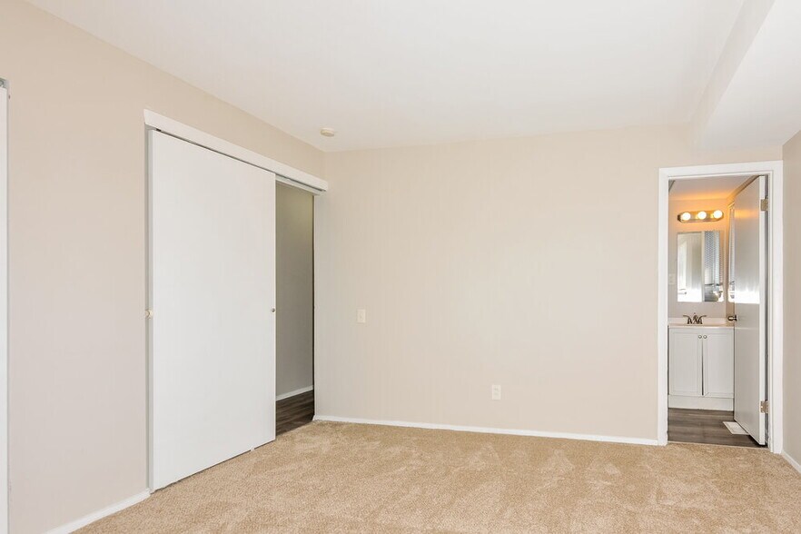 Building Photo - 1570 Tahoe Dr
