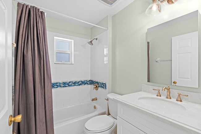 Building Photo - 1151 Delray Lakes Dr