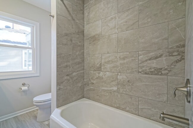 Building Photo - Recently Updated Single Family Home Available