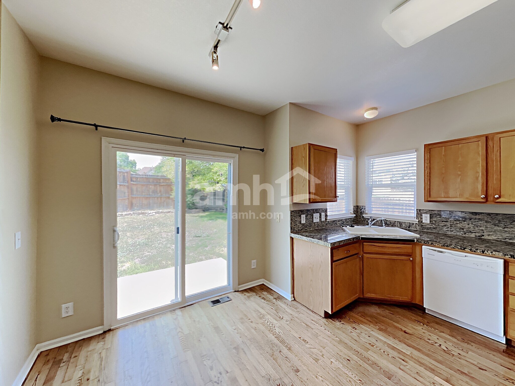 Building Photo - 5604 Spruce Ave