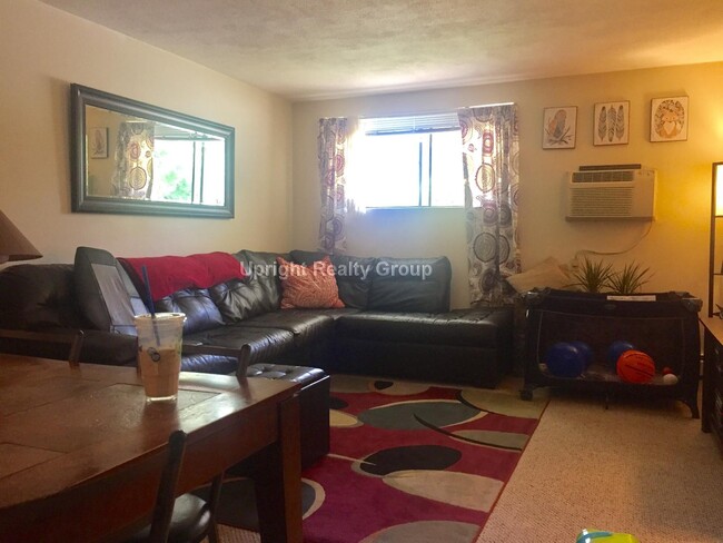 Primary Photo - 1000 Governors Dr