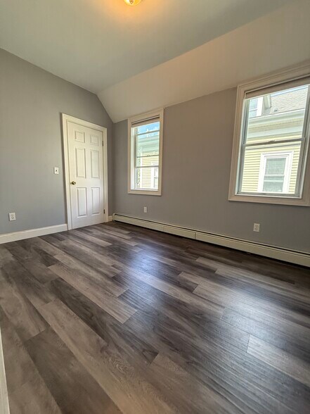Building Photo - 173 Orms St