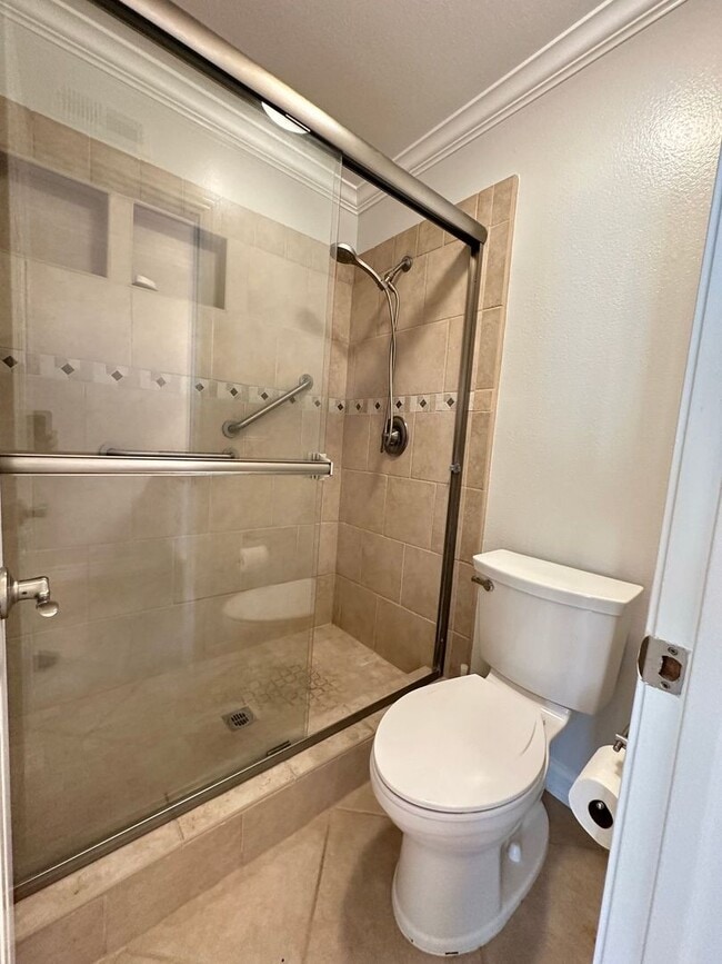 Building Photo - 3 Bedroom Tustin Condo - Recently Renovated - 2 Car Gar - Beautiful!!!!!