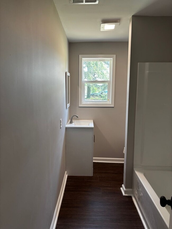 Building Photo - Remodeled Brick Ranch Home