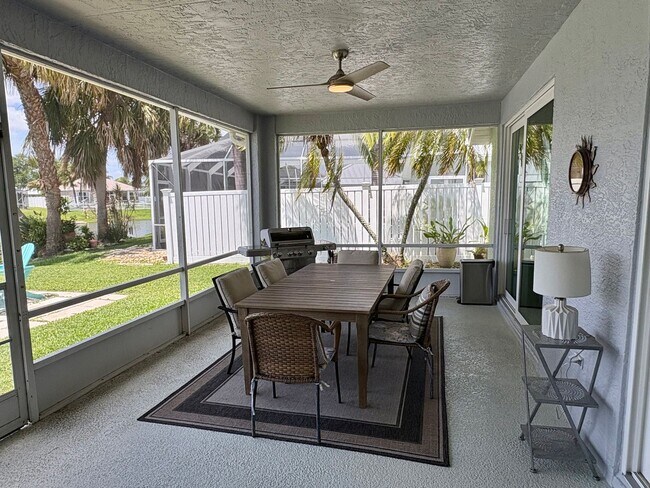 Building Photo - 3/2/2 with huge screened in Patio in The Pines/Jensen Beach