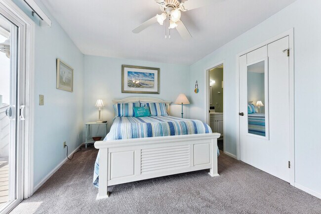 Building Photo - 1032 N Fletcher Ave