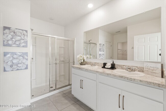 Building Photo - 1854 Capital Dr