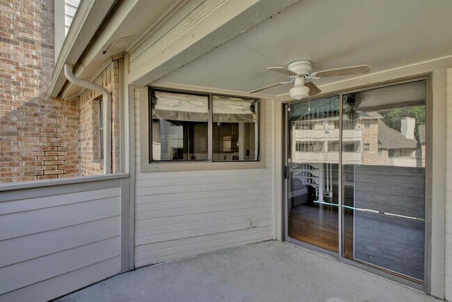 Building Photo - 2500 Burleson Rd
