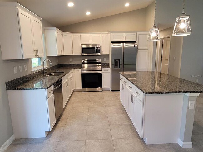 Building Photo - 13481 Drysdale Ave