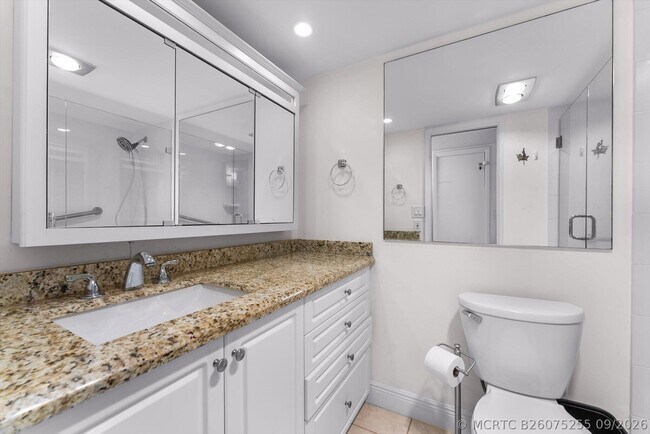 Building Photo - 3051 N Course Dr