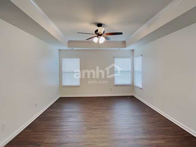 Building Photo - 10604 Shanon Darby Lane
